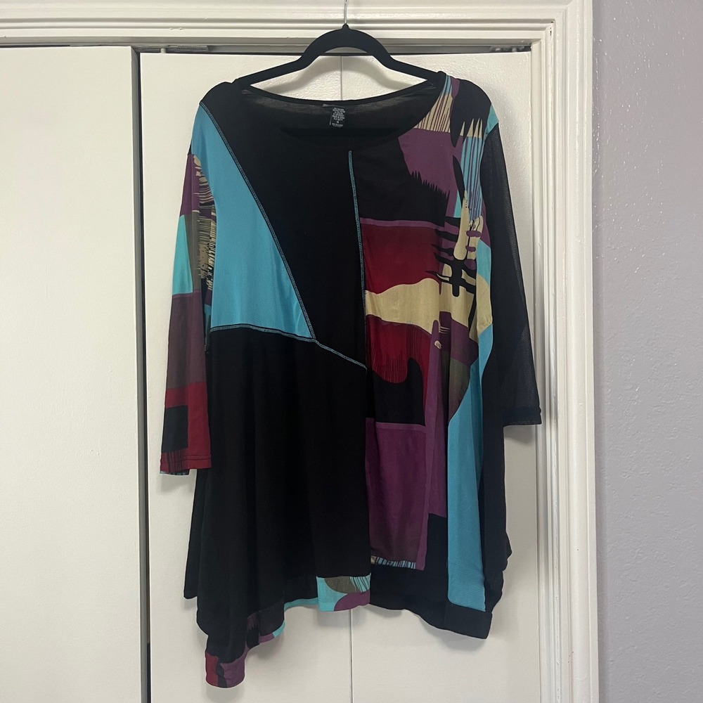 dalin 1X Women's Black Patchwork Print Tunic Top Asymmetrical Hem Mesh Sleeve